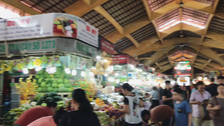 2000軒以上のお店がひしめく