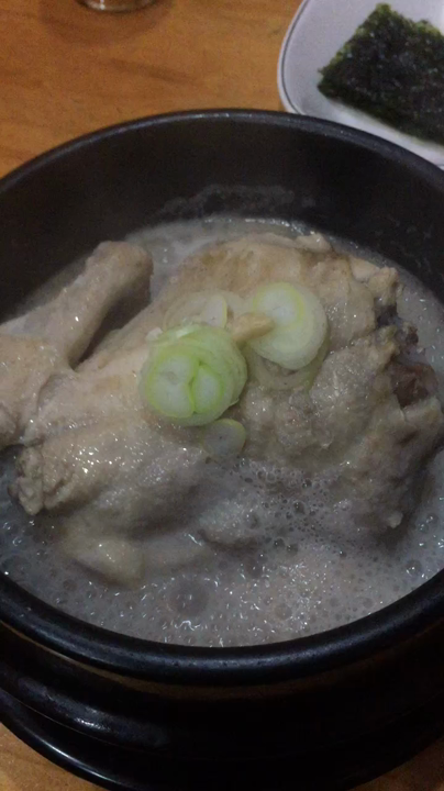 高麗参鶏湯の写真・動画_video_11053