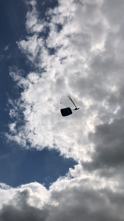 スカイダイブ