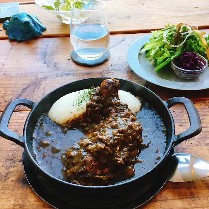 骨つきチキンカレーset 1,350yen