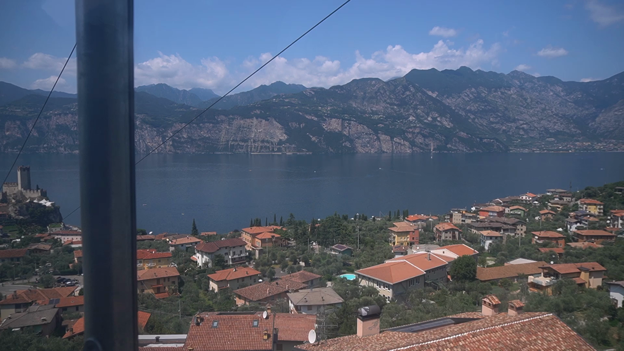 ケーブルカーに乗って頂上へ！