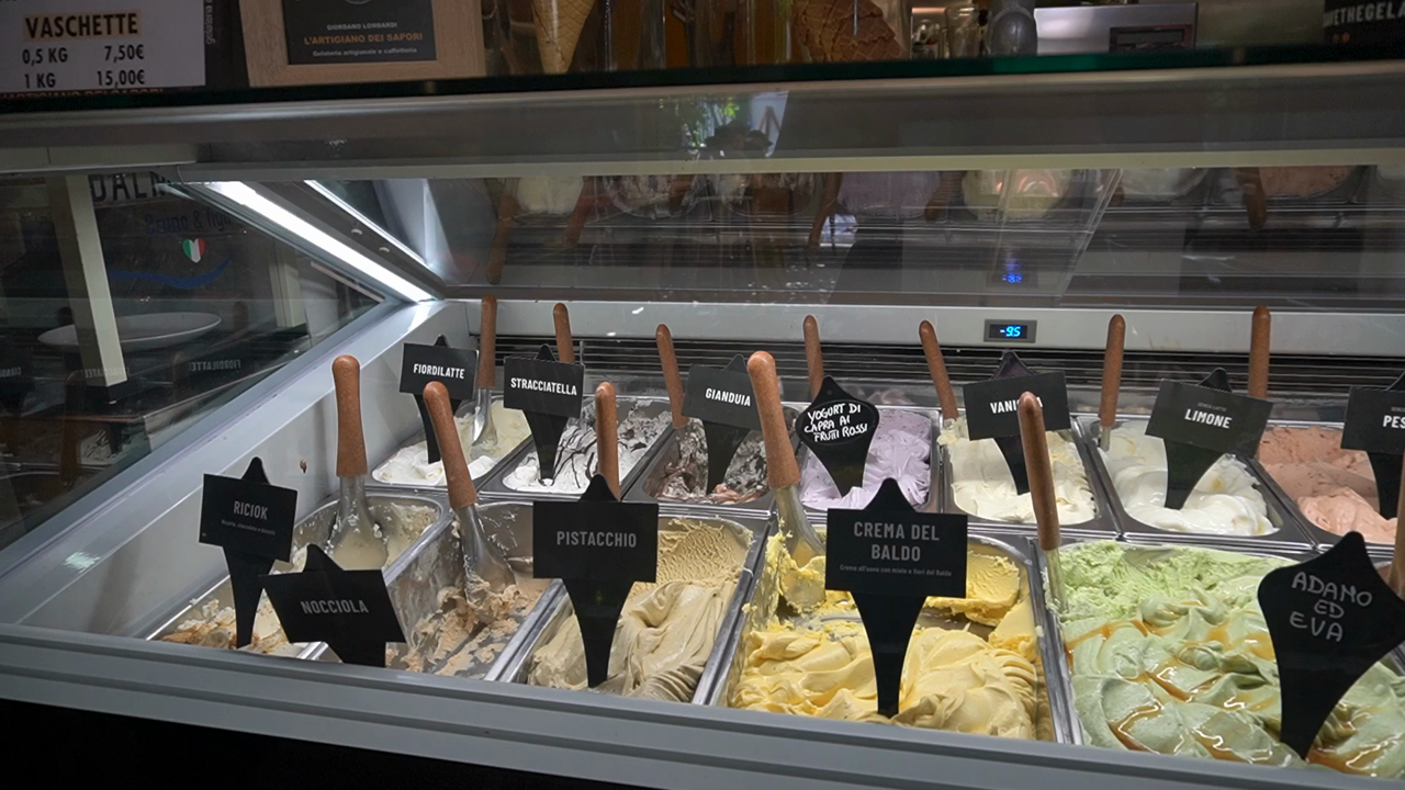 暑い夏には欠かせない、ジェラートを食べよう！