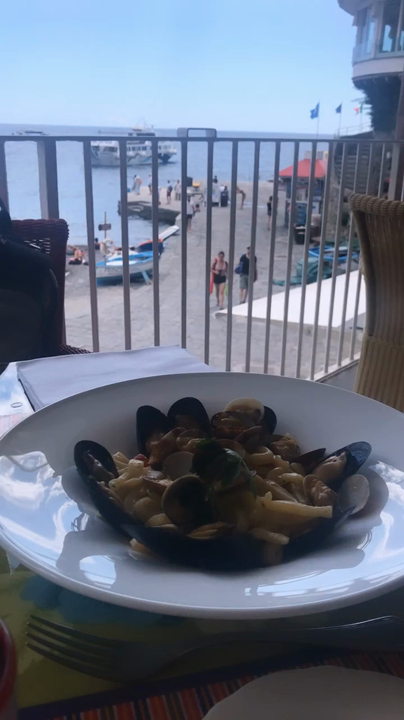 海を眺めながら食事をしよう🍝