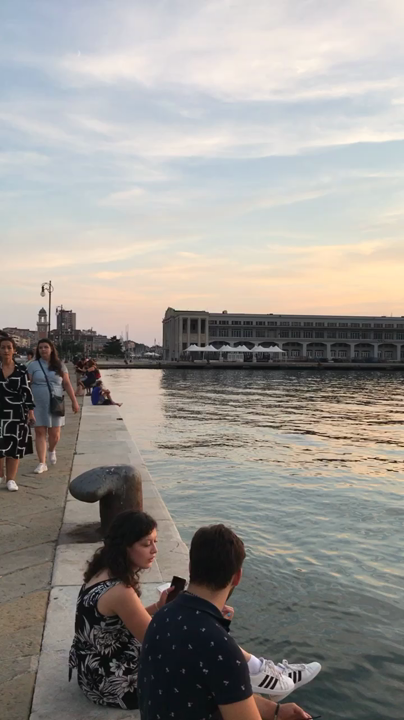 サンセットの時間は港で…！