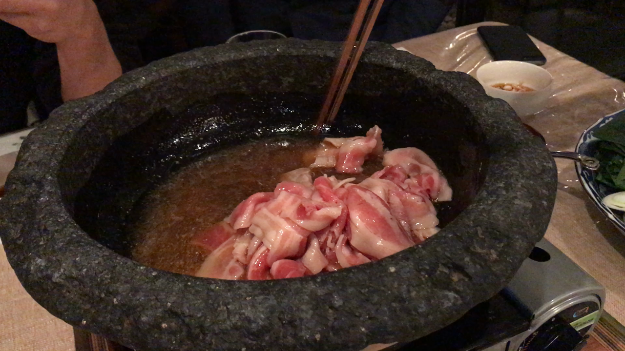 肉が先