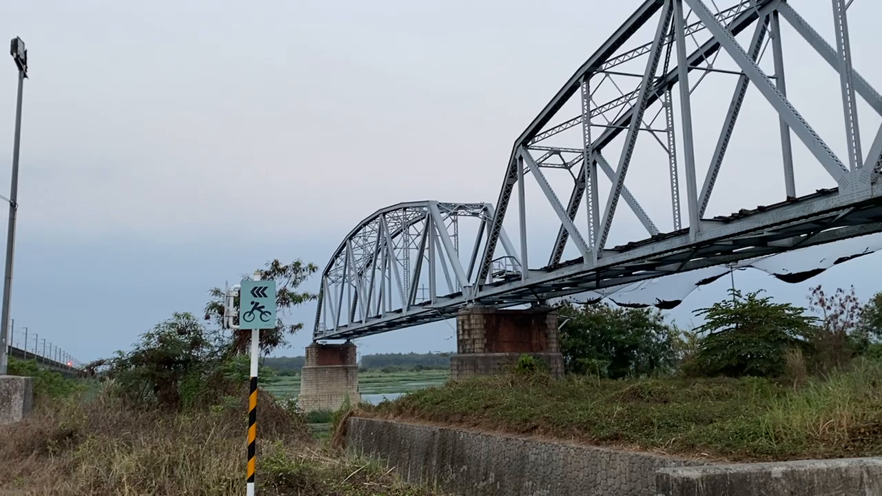 舊鐵橋濕地生態公園