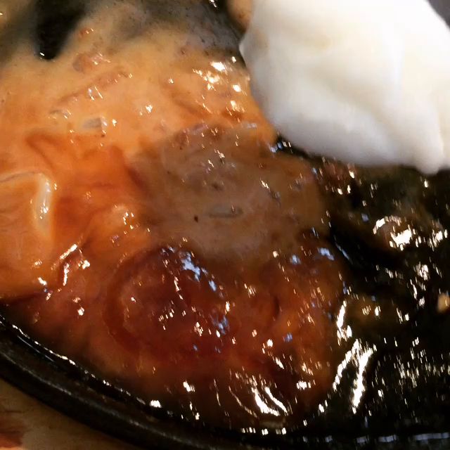 てりやきマヨネーズソースとマッシュポテトの相性がとてもよい