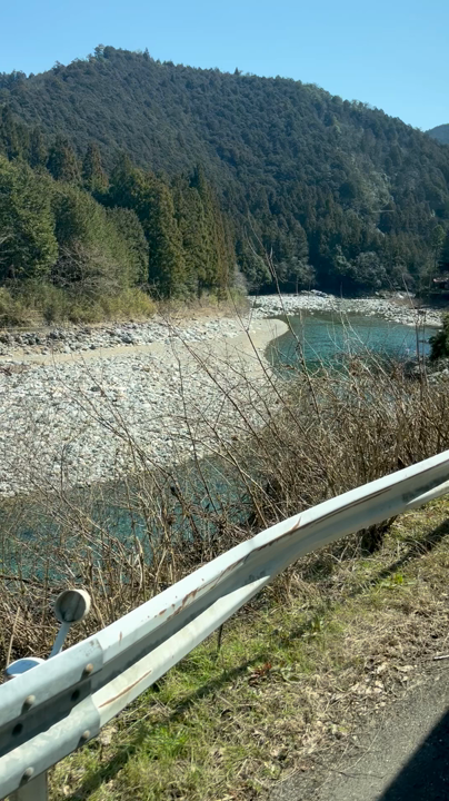 モネの池まで行く道のりが綺麗！