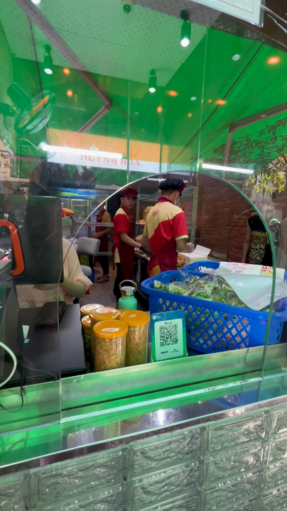 Bánh Mì Huynh Hoa