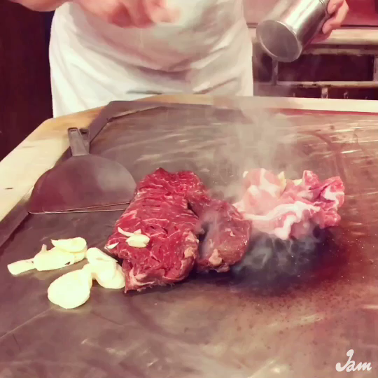 ステーキハウス チャイム