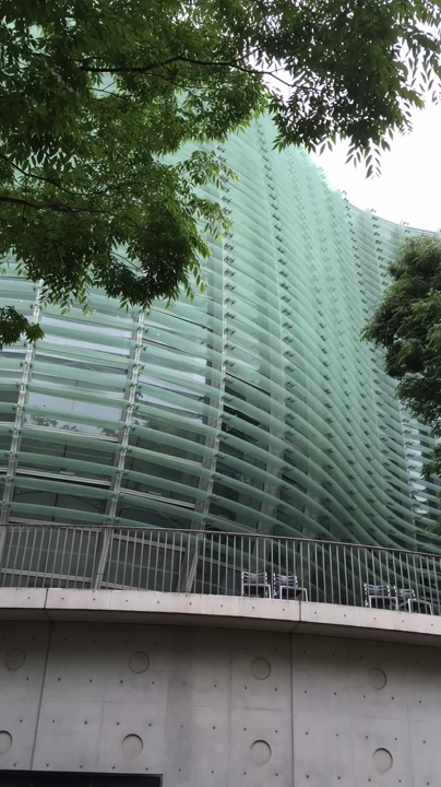 国立新美術館